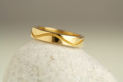 Wave Fairtrade Gold Ethical Ring